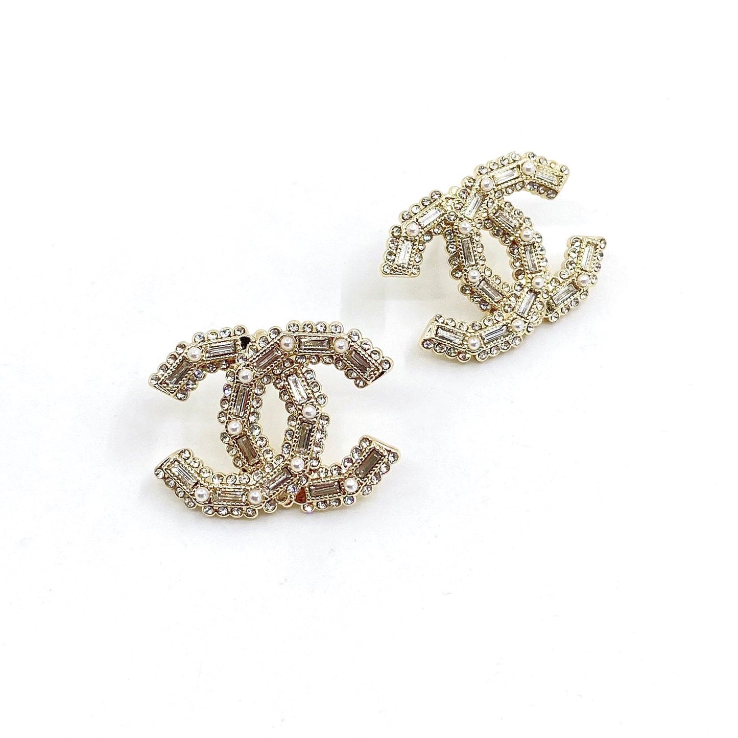 Chanel Push Back 18K Gold Earrings