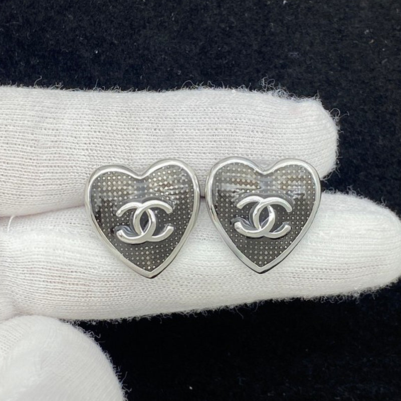 Chanel Heart Gold 18K Gold Earrings