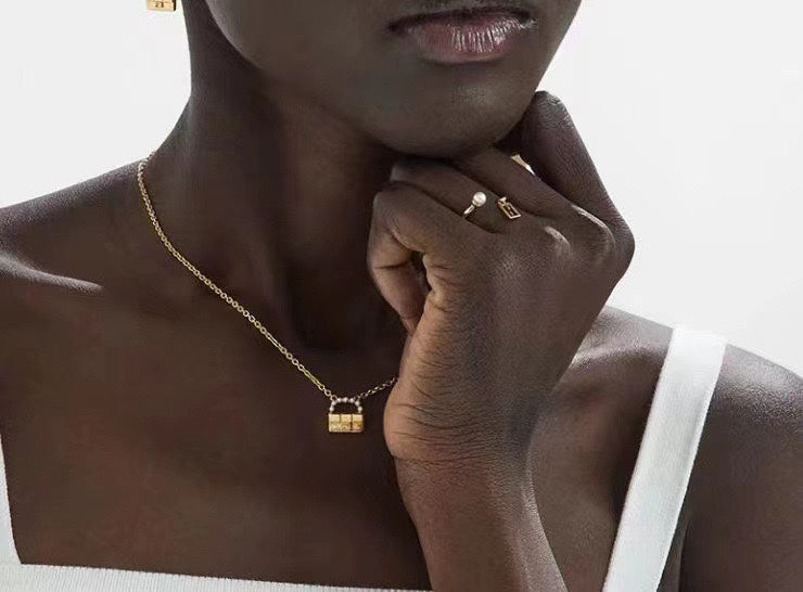 Fendi Bag Pendant Pearls 18K Gold Necklace
