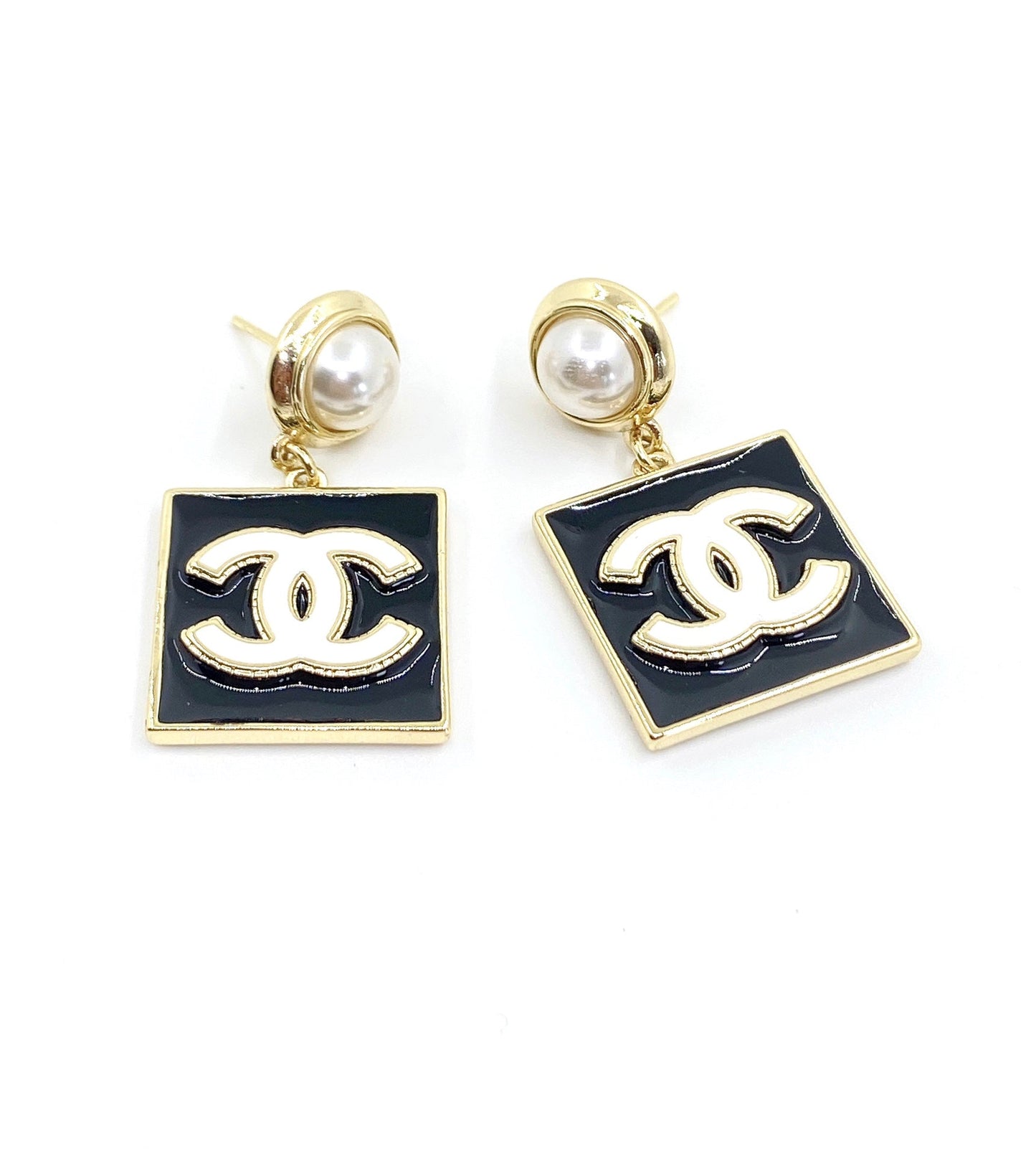 Chanel Square Pearl Pendant 18K Gold Earrings