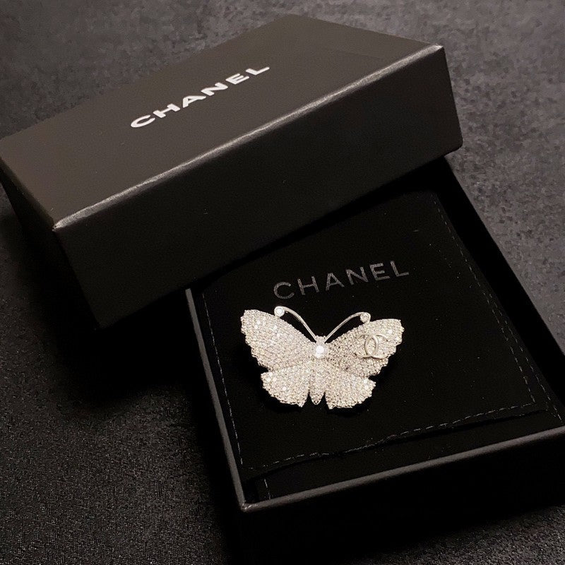 Chanel Full Diamond Butterfly 18K Gold Brooch