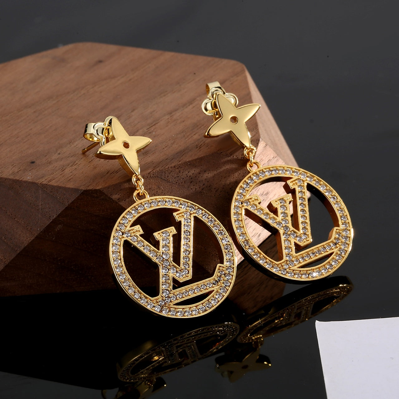 Louis Vuitton Star Pendant 18K Gold Earrings
