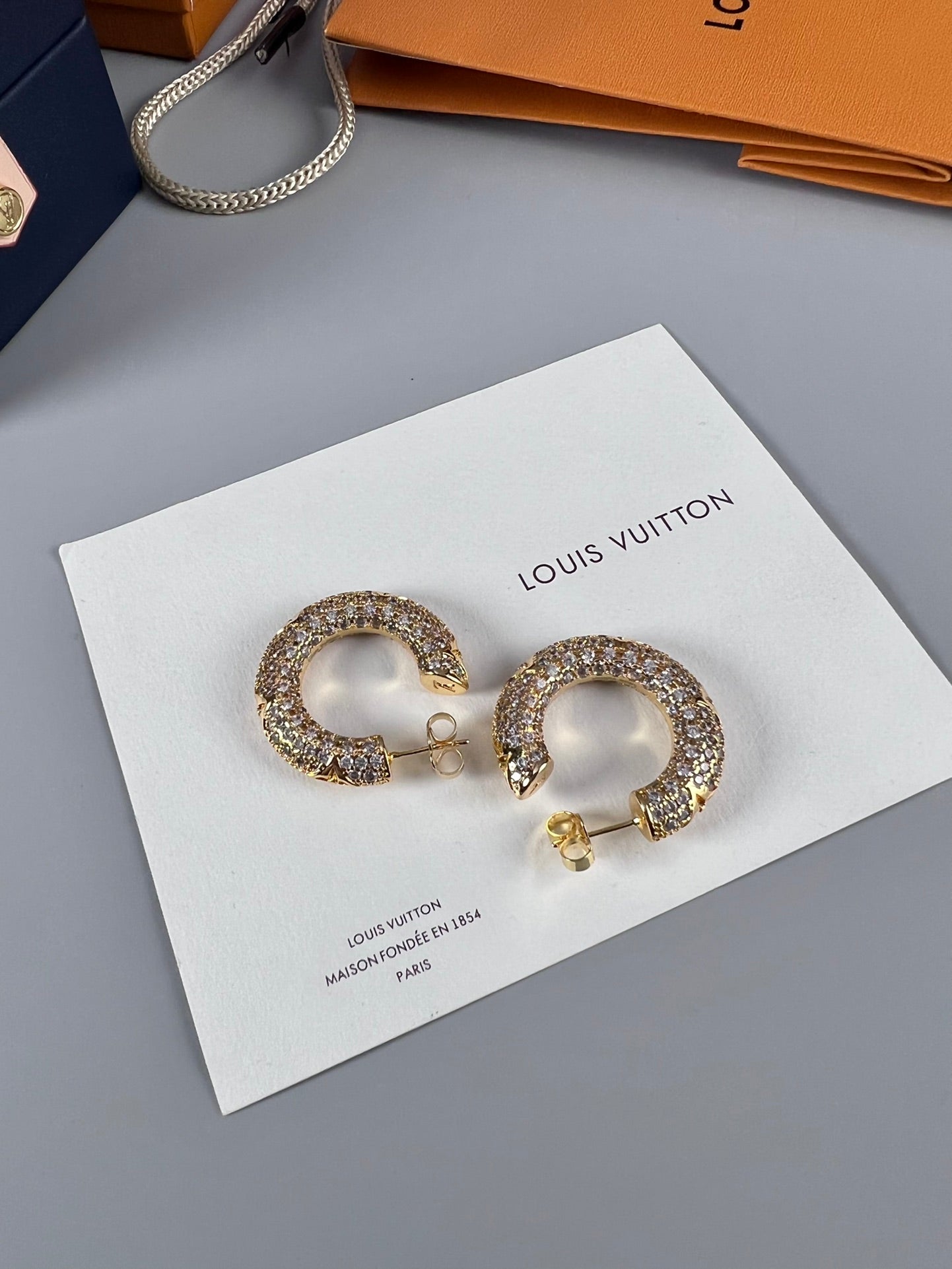Louis Vuitton Circle Diamonds 18K Gold Earrings