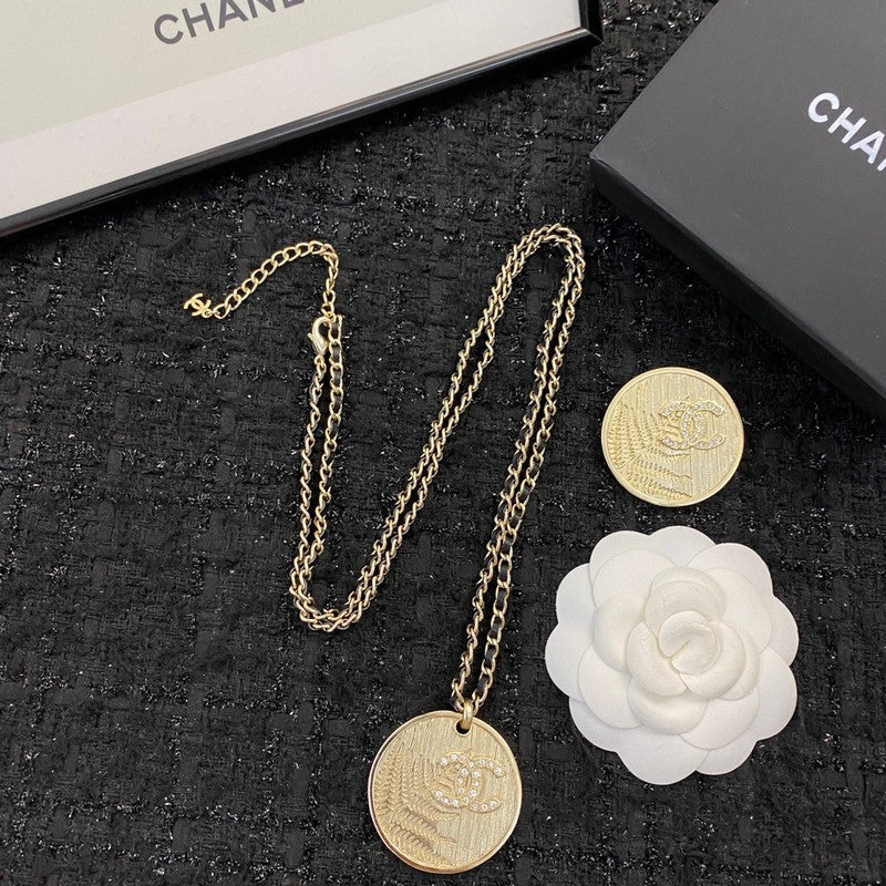 Chanel 22S Vintage 18K Gold Necklace