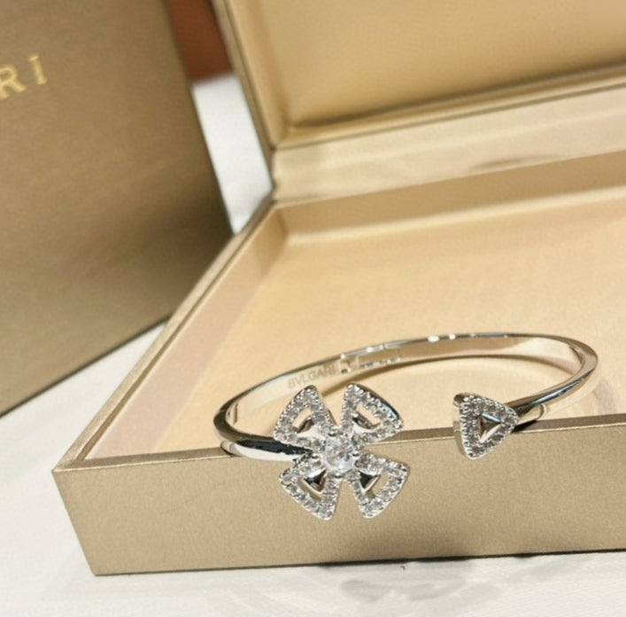 Fiorever Diamonds 18K Gold Bracelet
