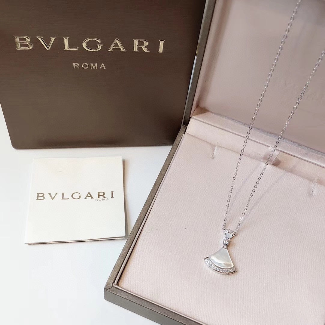 Bvlgari BVLGARI Dream Pearls 18K Gold Necklace