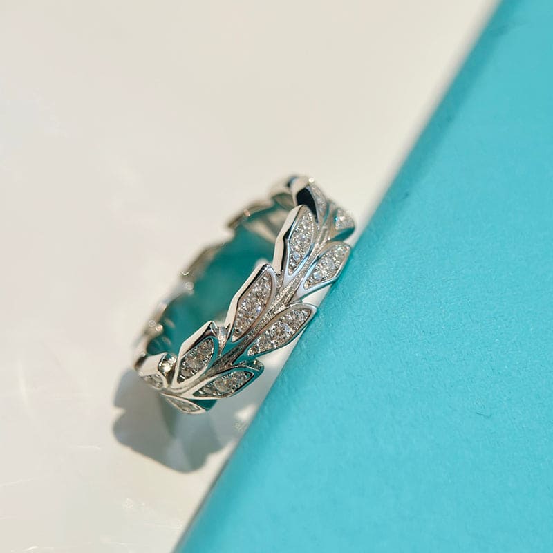 Victoria Vine 18K White Gold Ring