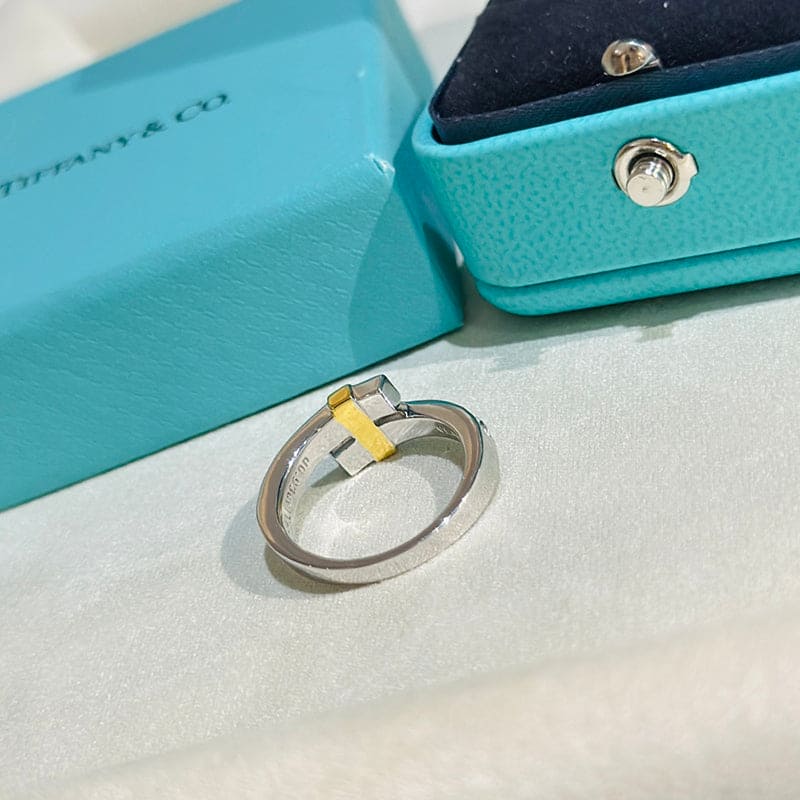 Tiffany Edge Bypass 18K Gold Ring