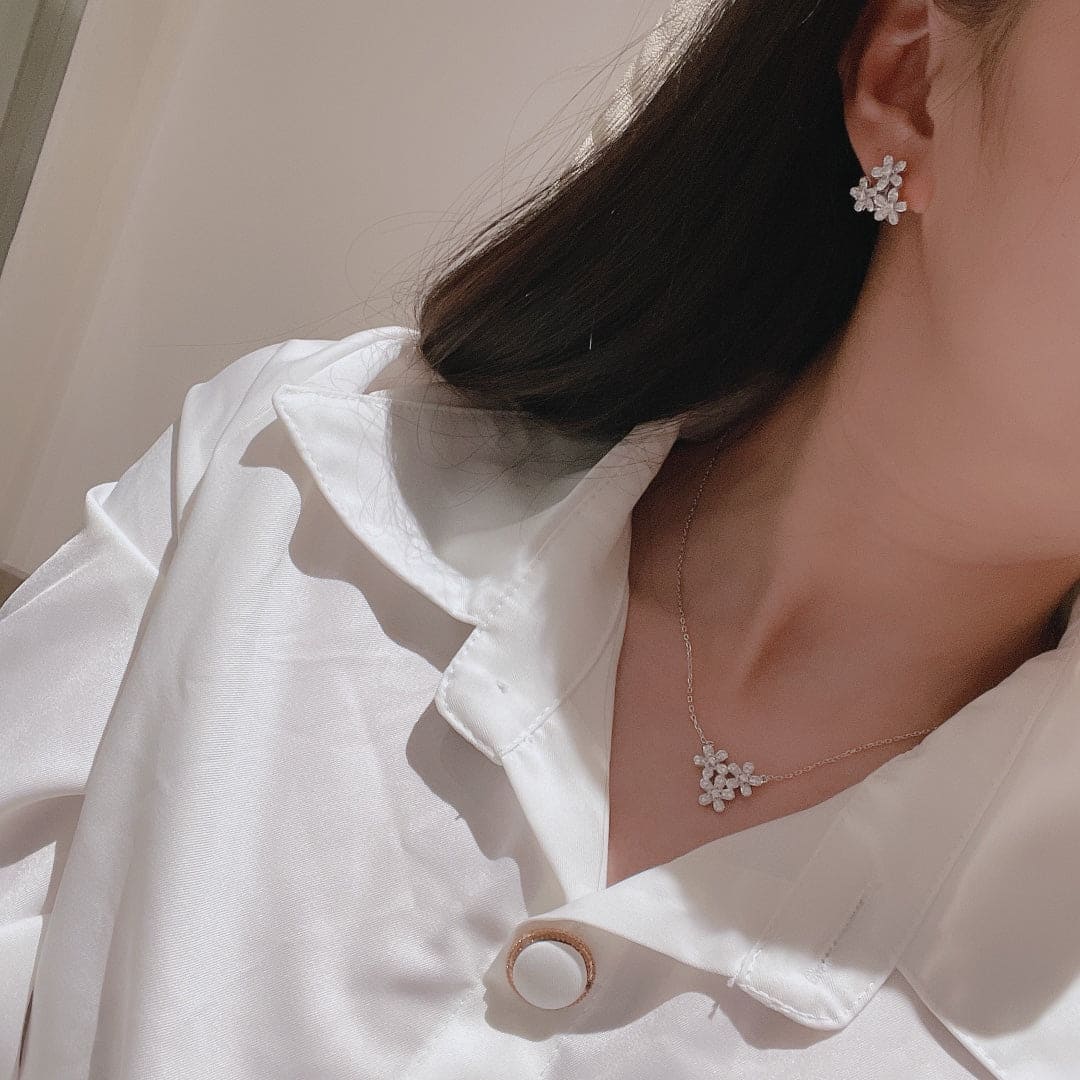Three Flowers Socrate 18K Gold Necklace