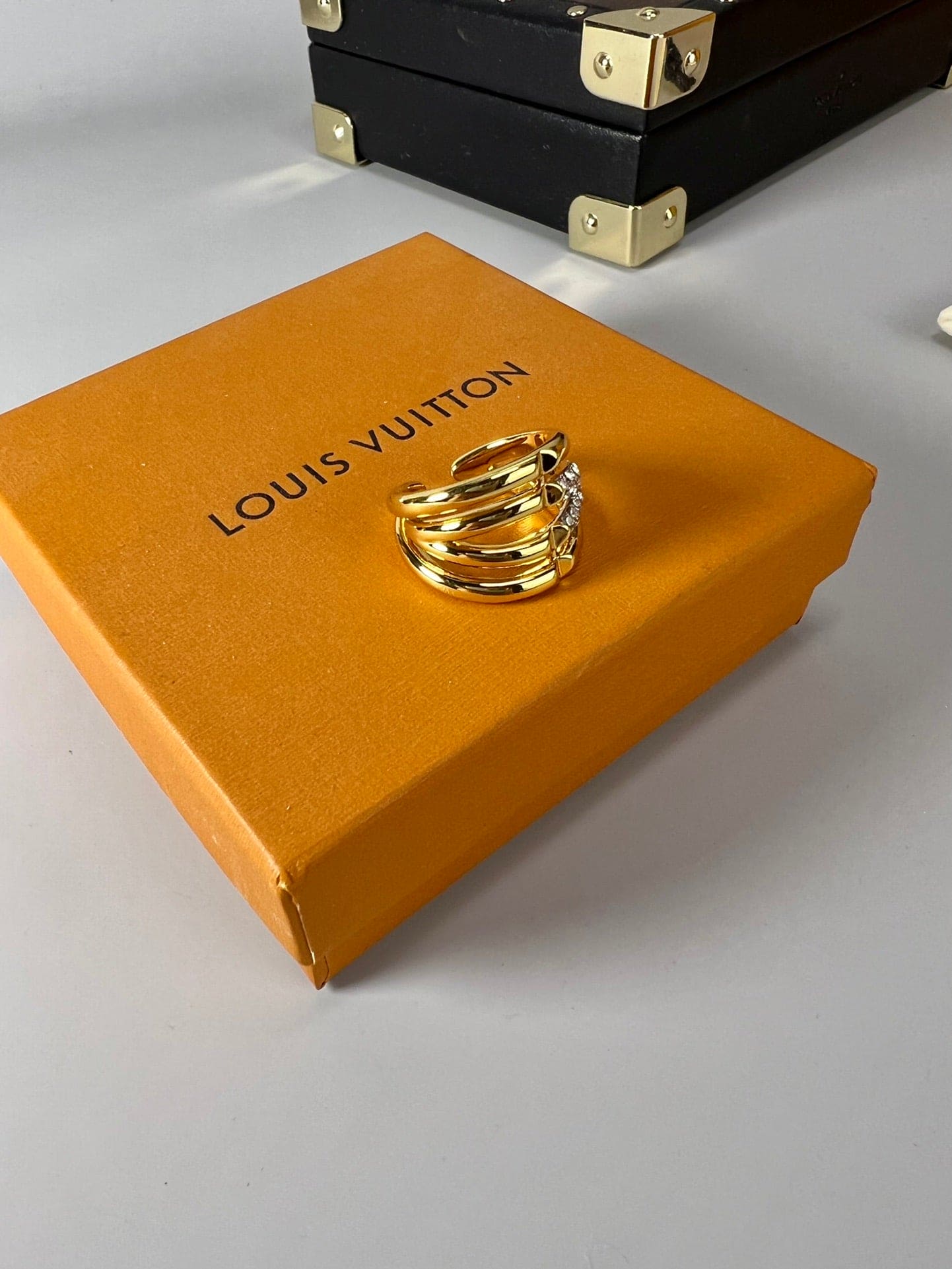 Louis Vuitton Volt Upside Down Diamonds 18K Gold Ring