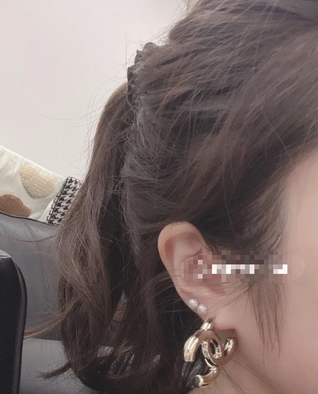 Chanel Gold 18K Gold Earrings