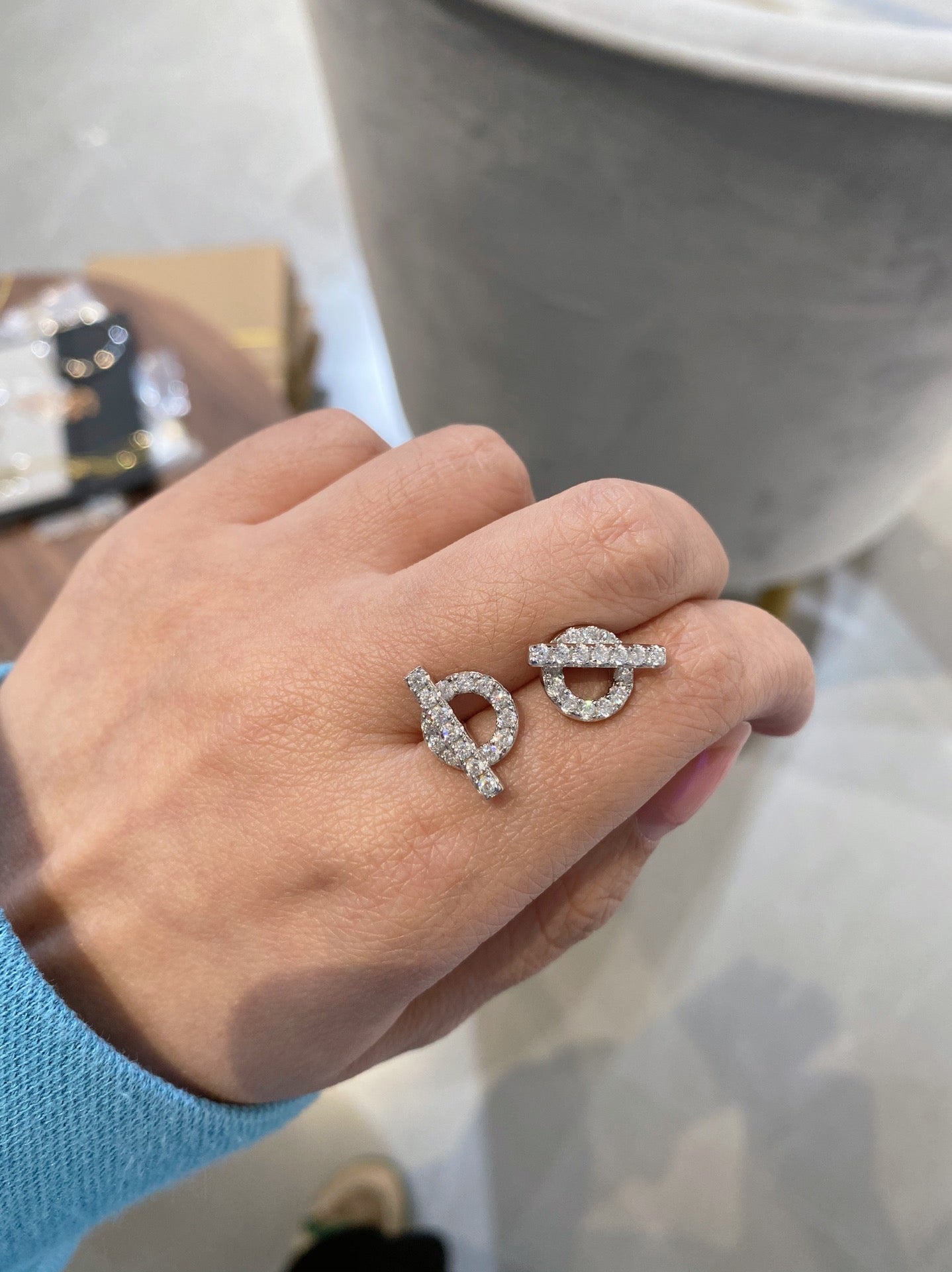 Hermes Finesse Diamond Stud 18K Gold Earrings