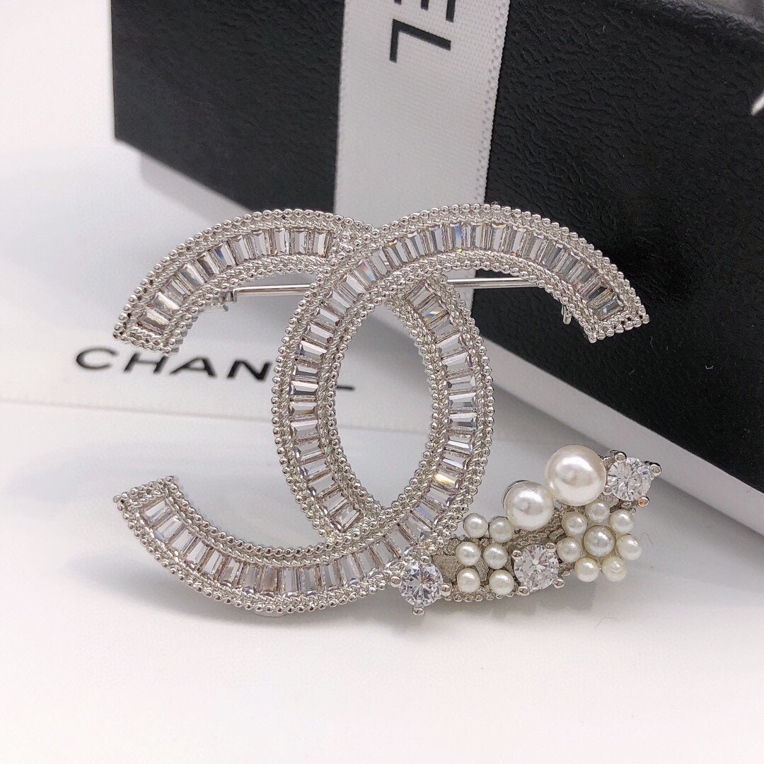 Chanel Star Crystals 18K Gold Brooch