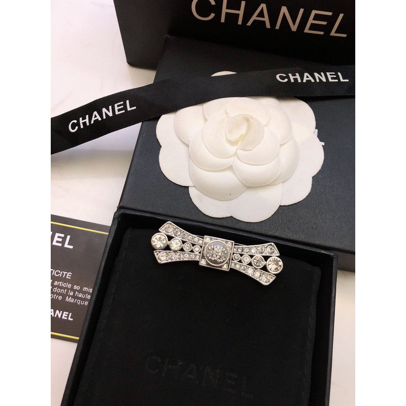 Chanel Bow Tie Diamond 18K Gold Brooch