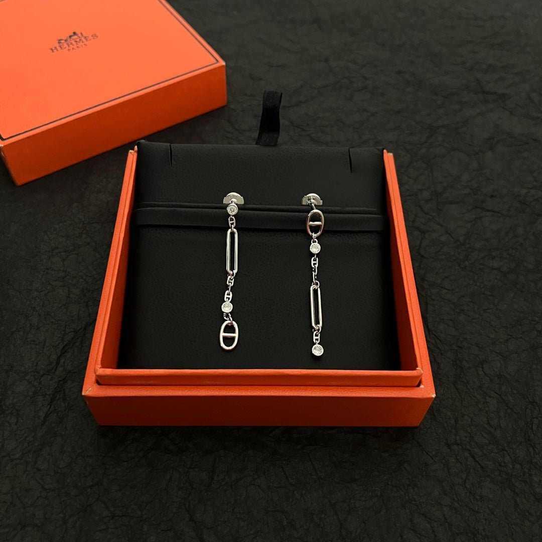 Hermes Chaine D'ancre Chaos 18K Gold Earrings