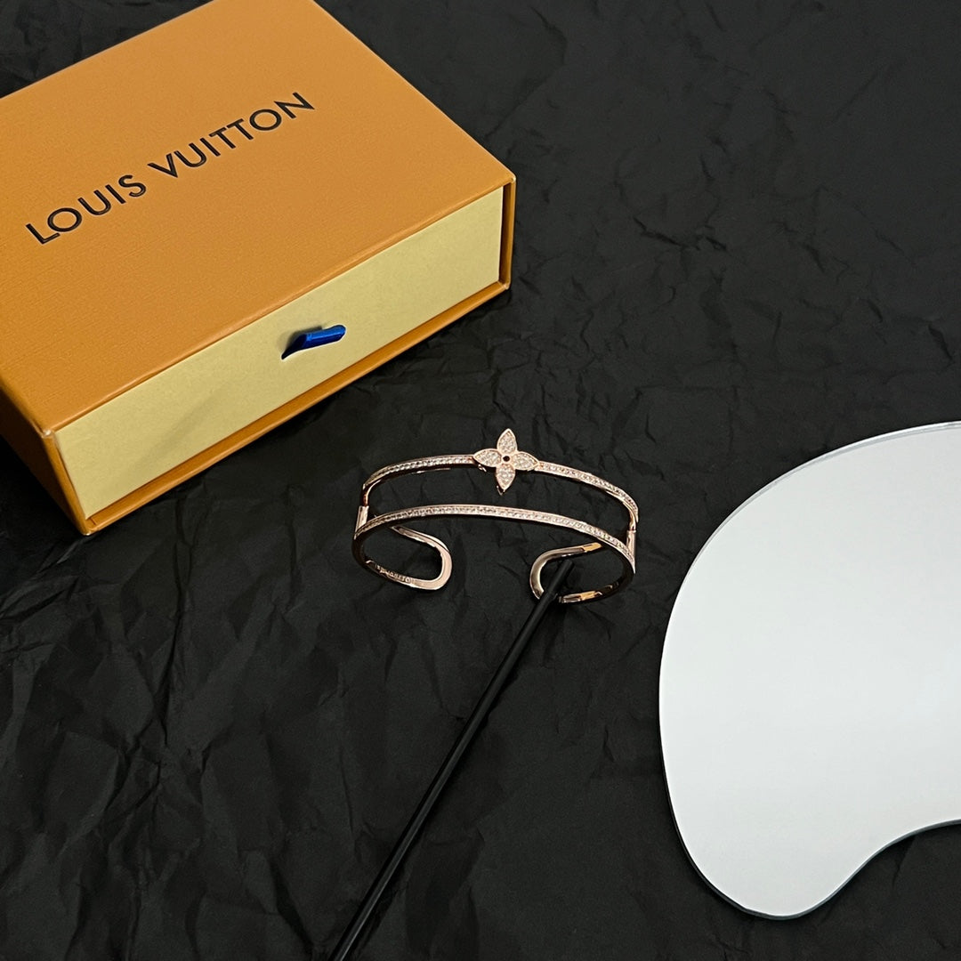 Louis Vuitton Idylle Blossom Two-Row 18K Gold Bracelet