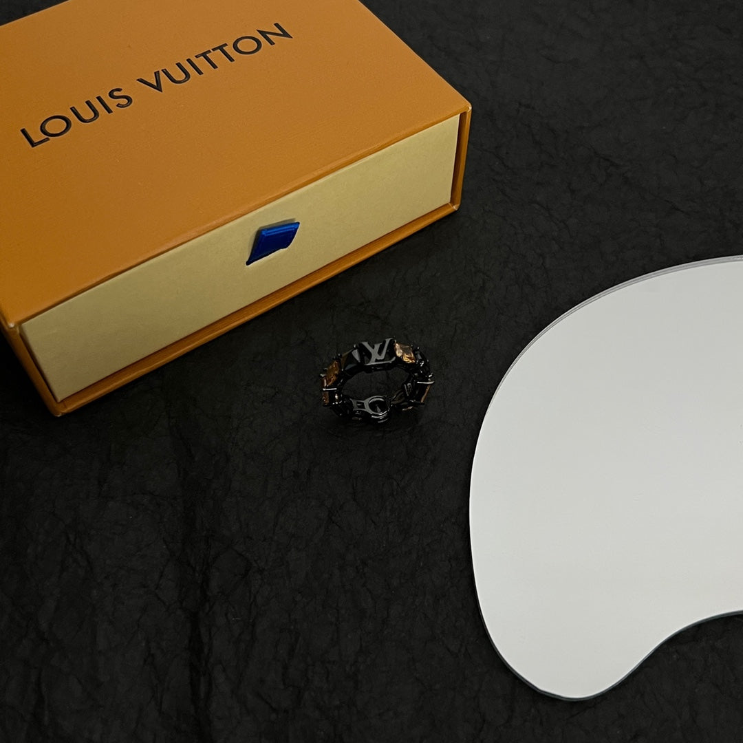 Louis Vuitton Light Crystals 18K Gold Ring