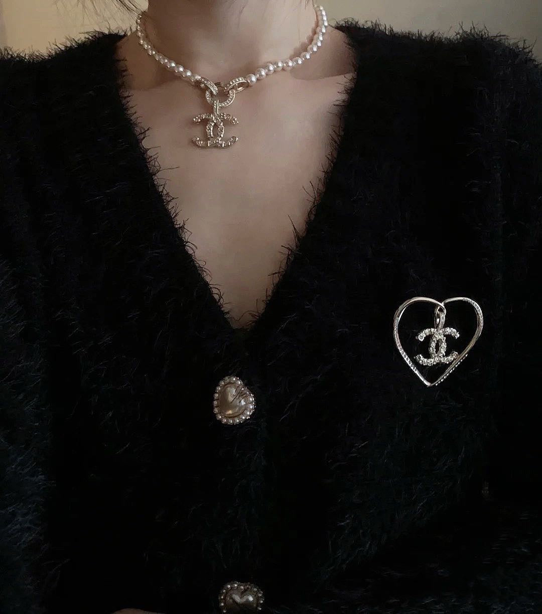Chanel Pearls Choker 18K Gold Necklace