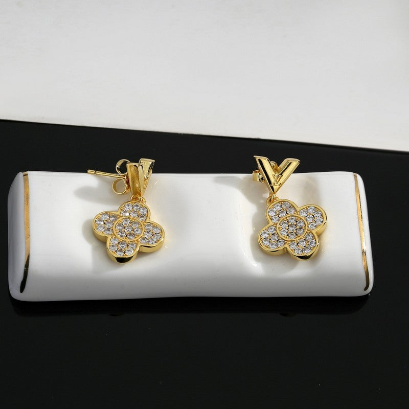 Louis Vuitton Diamond Flower 18K Gold Earrings