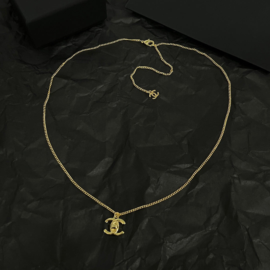 Chanel Vintage 18K Gold Necklace