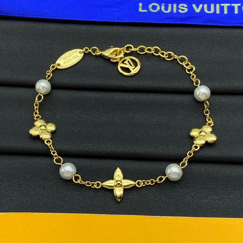 Louis Vuitton Blossom Pearl 18K Gold Bracelet