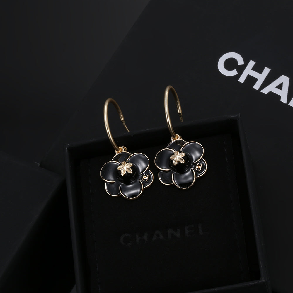 Chanel Flower 18K Gold Earrings