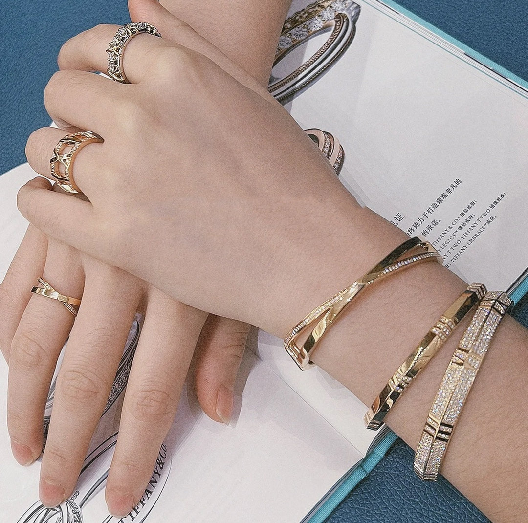 Tiffany Atlas x Narrow Hinged Bangle 18K Gold Bracelet