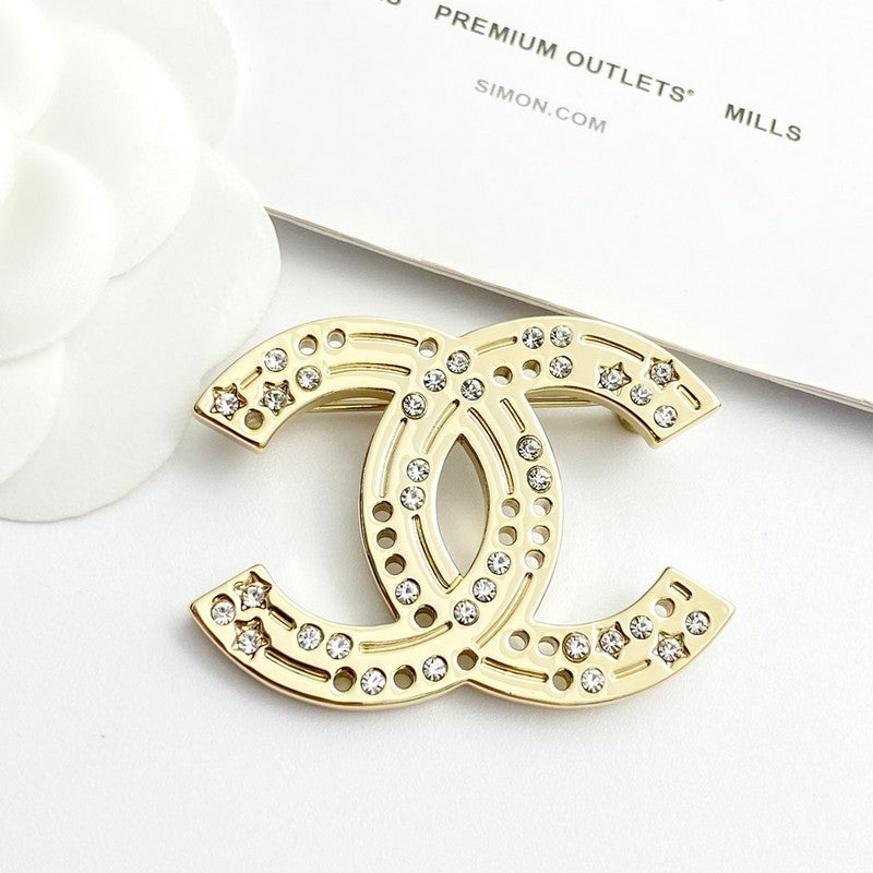 Chanel 24A Diamond Gold 18K Gold Brooch