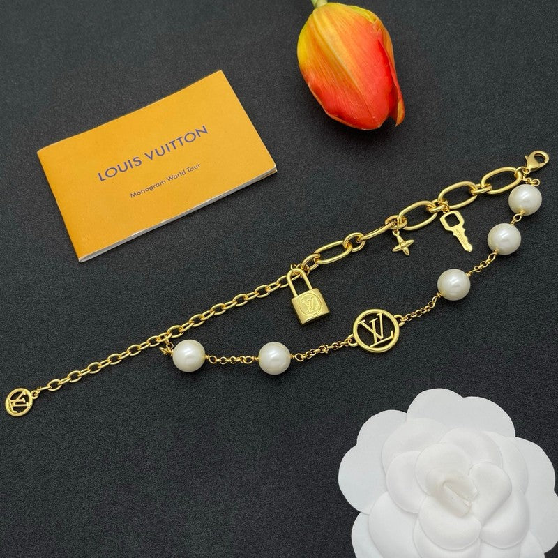 Louis Vuitton Pearl Lock Gold 18K Gold Bracelet