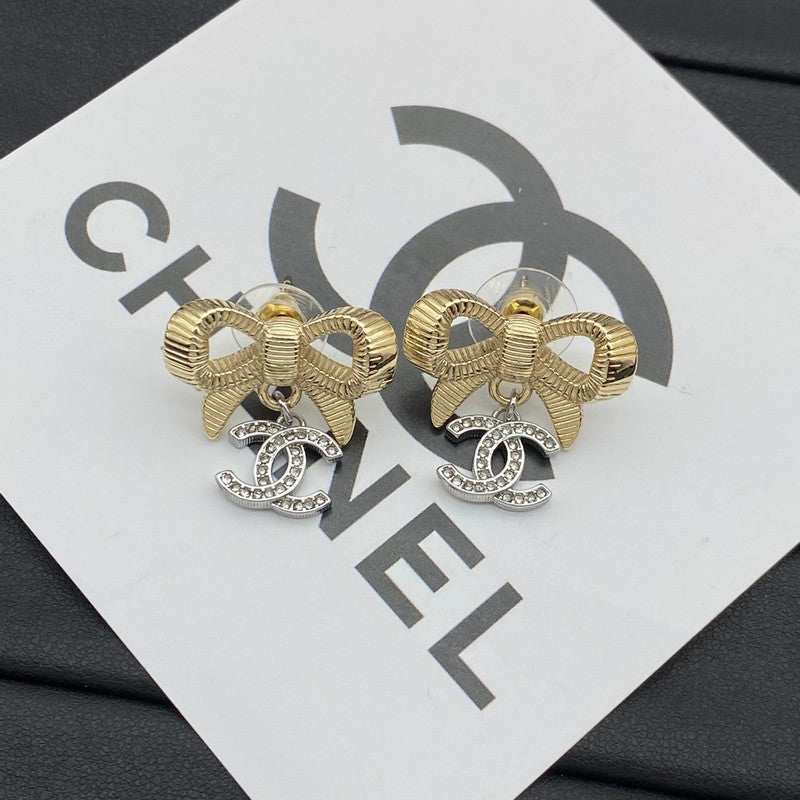 Chanel Bow Tie Gold 18K Gold Earrings