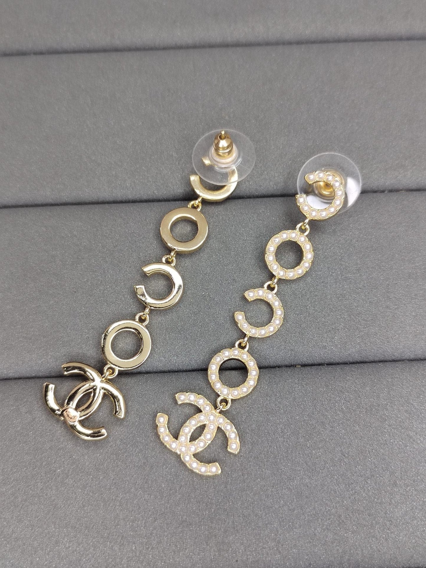 Chanel Pearl Pendant 18K Gold Earrings