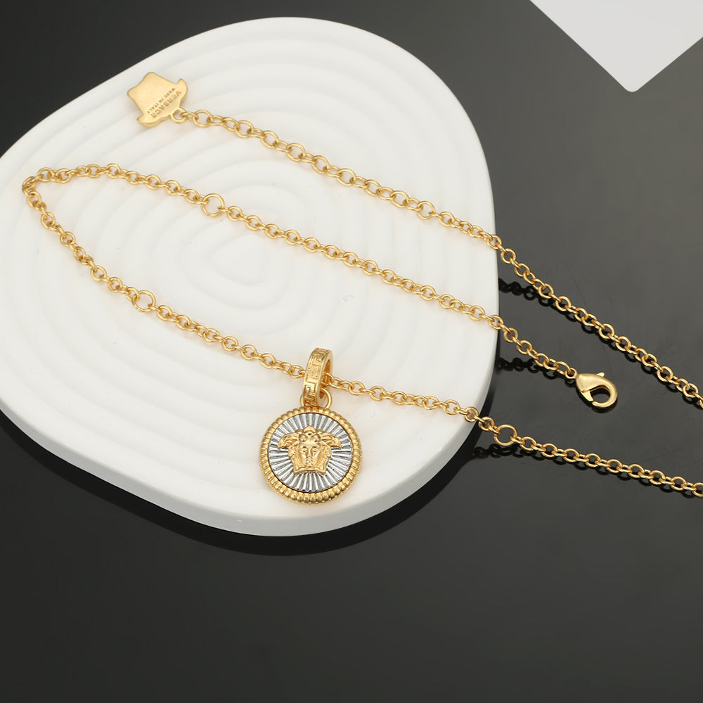 Classic 18K Gold Necklace
