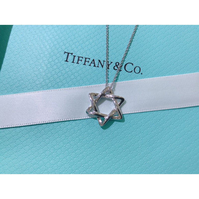 Star of David Pendant 18K Gold Necklace