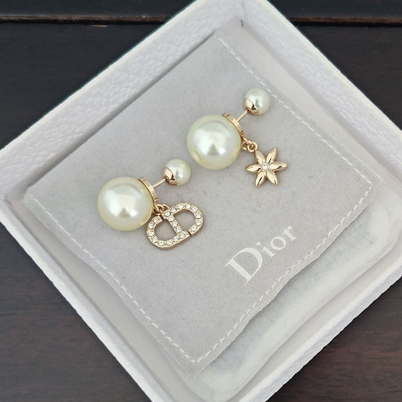 Dior Tribales Leaf Pearl 18K Gold Earrings