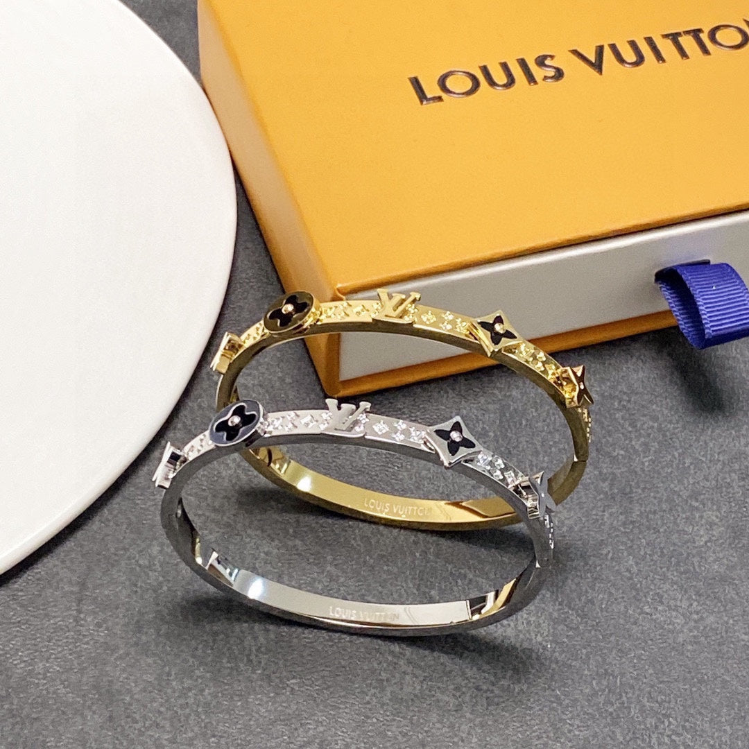 Louis Vuitton Blossom 18K Gold Bracelet