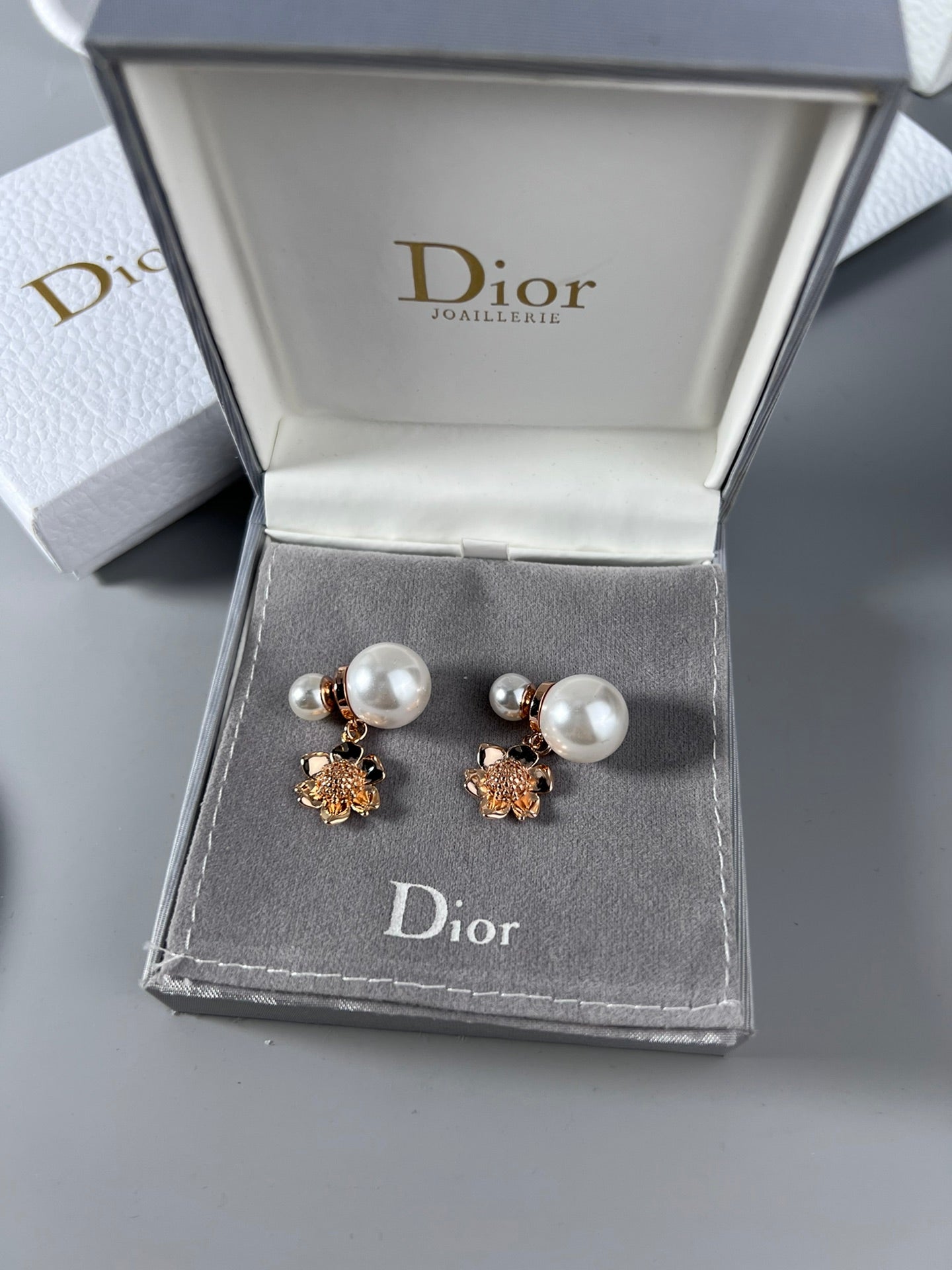 Dior Vintage Flower Pearl 18K Gold Earrings
