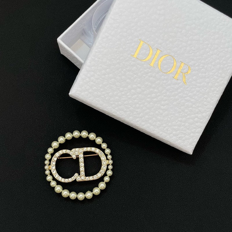 Dior Pearls 18K Gold Brooch