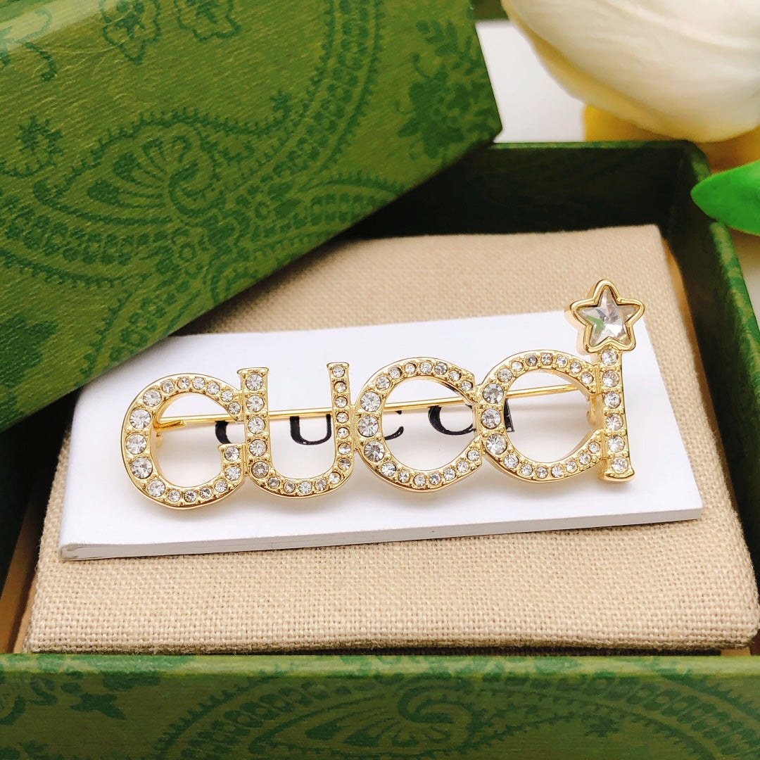 Gucci Double Diamonds 18K Gold Brooch