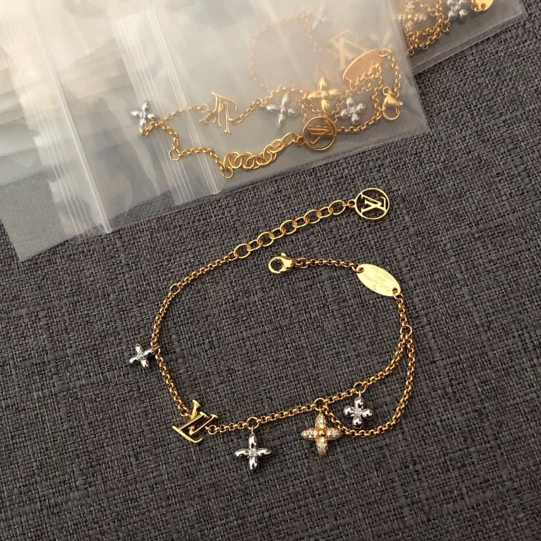 Louis Vuitton Gram Diamonds 18K Gold Bracelet