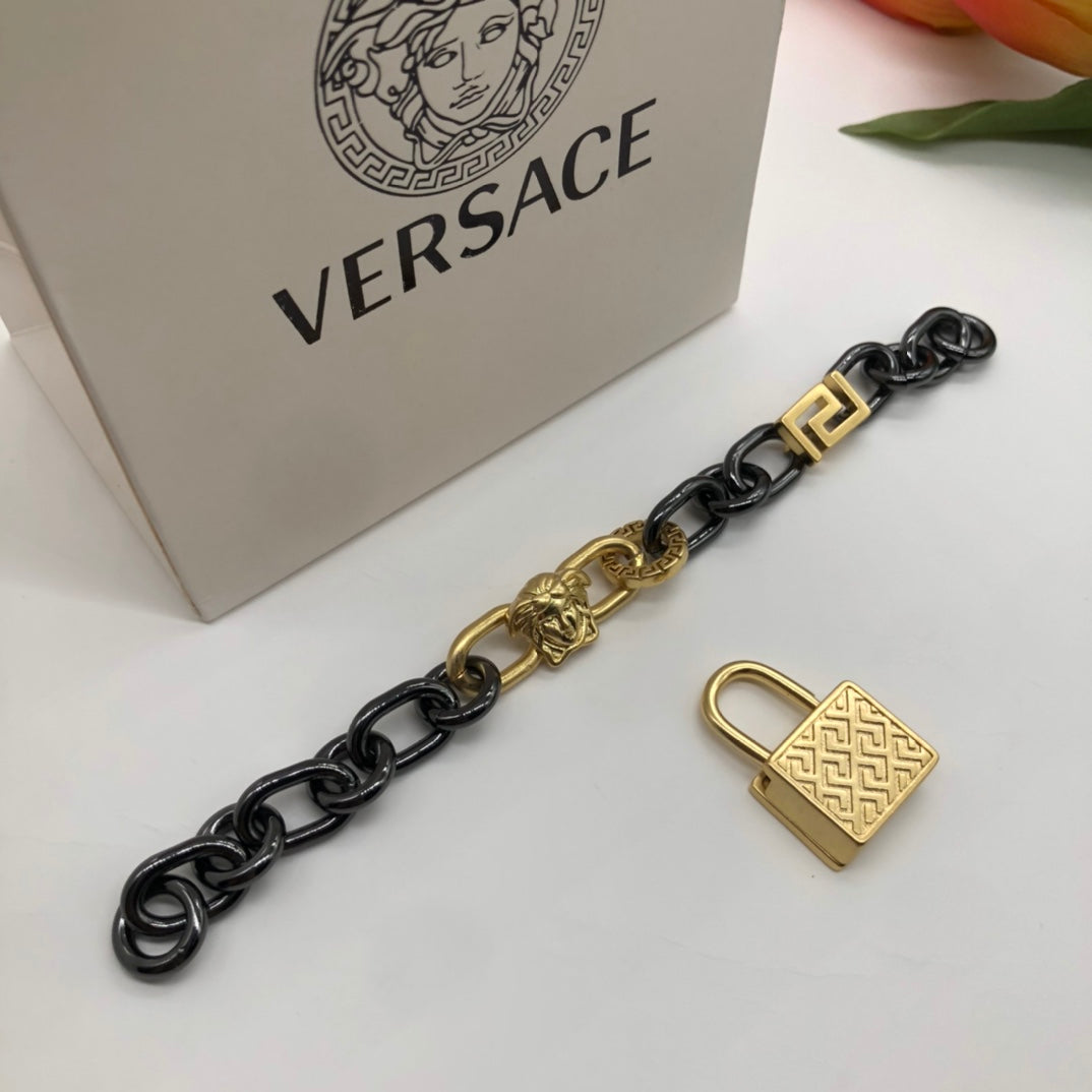 Celine Ver Chain 18K Gold Bracelet