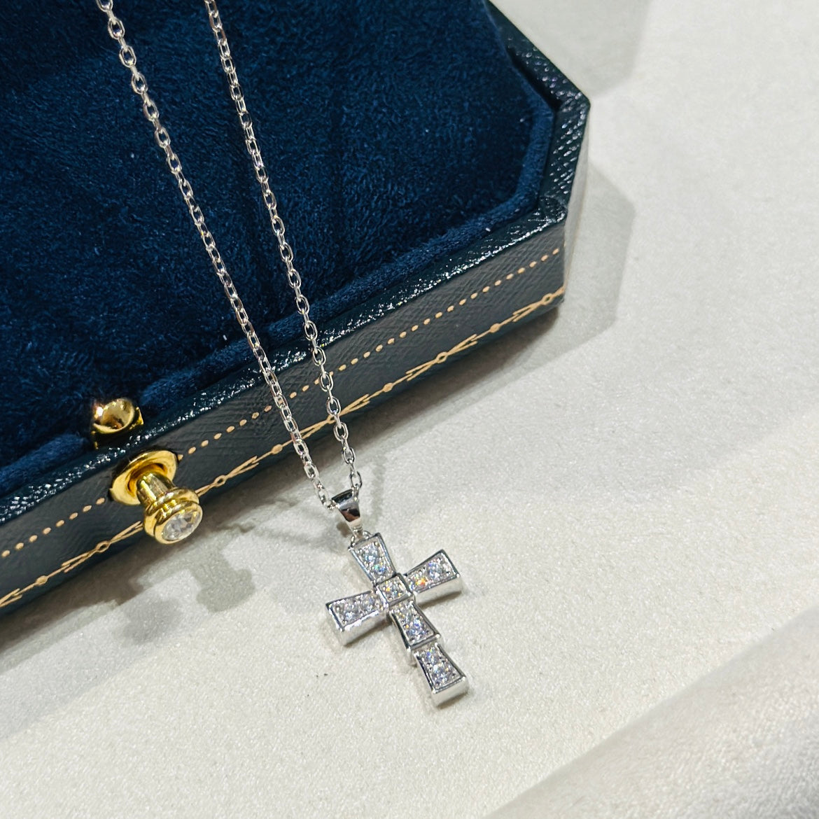 Diamond Pendants 18K Gold Necklace
