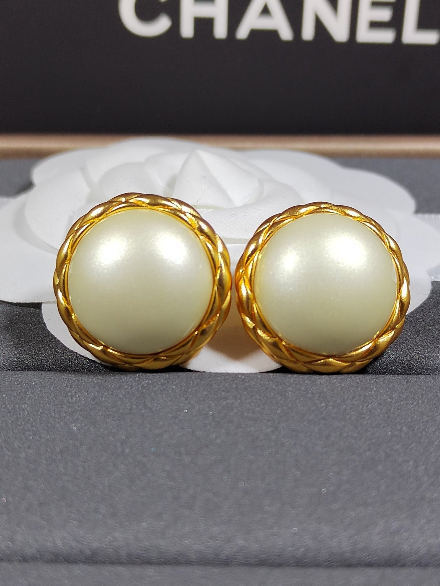 Chanel Round Pearl 18K Gold Earrings