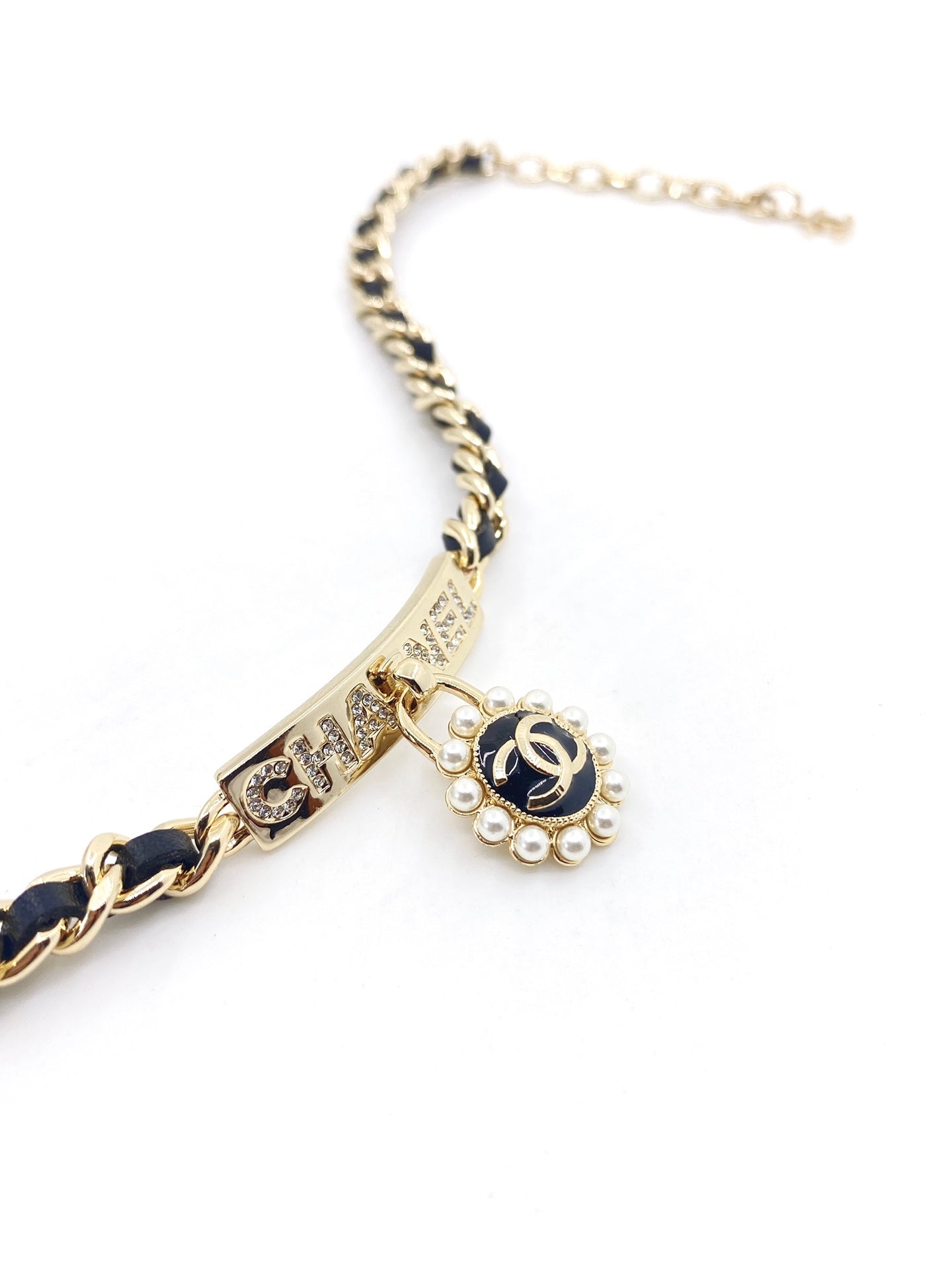 Chanel Pearls Choker 18K Gold Necklace
