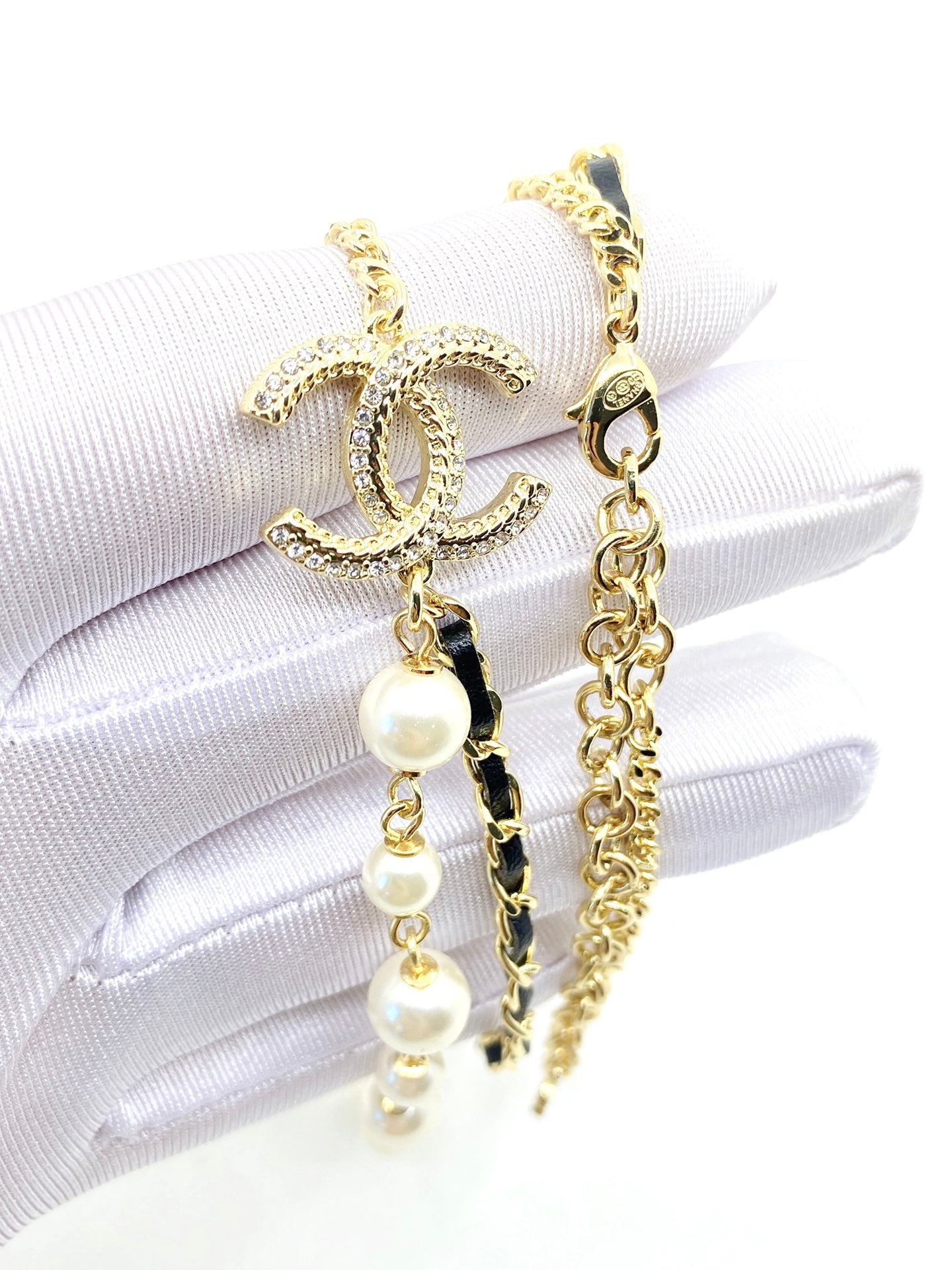 Chanel Pearls Strass Choker 18K Gold Necklace