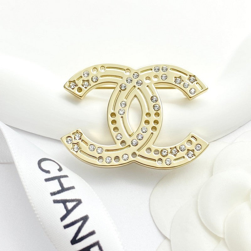 Chanel 24A Diamond Gold 18K Gold Brooch