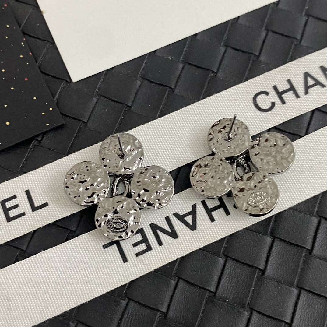 Chanel Flower Crystals 18K Gold Earrings
