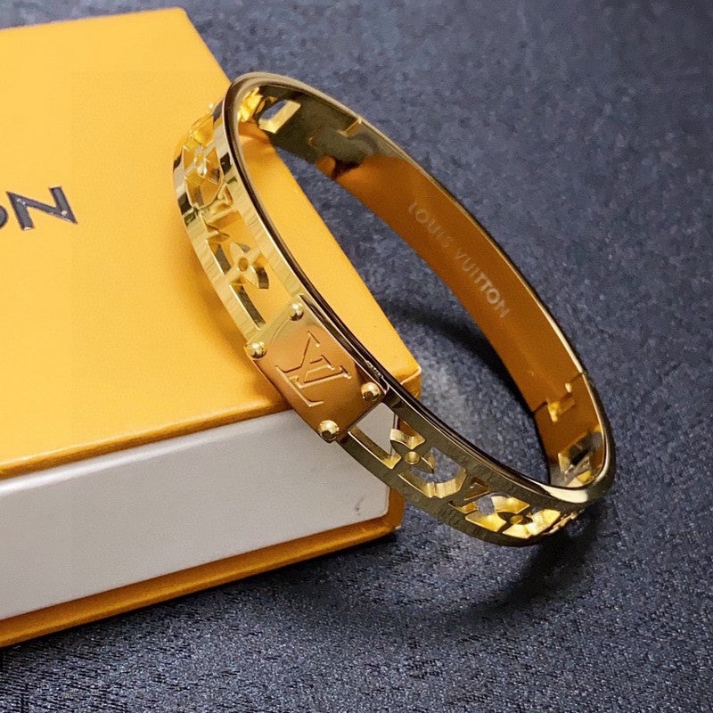 Louis Vuitton Vintage Gold 18K Gold Bracelet
