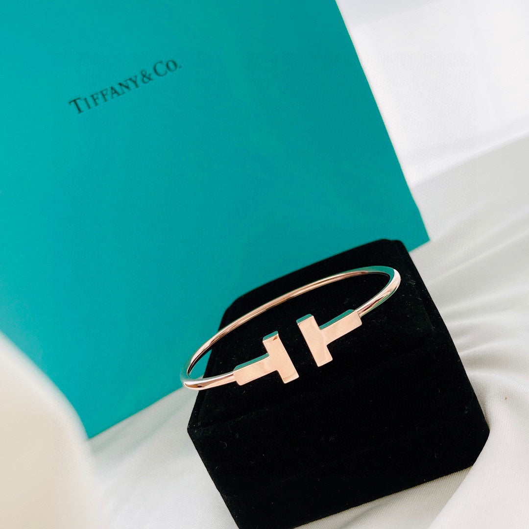 Tiffany Wire 18K Gold Bracelet