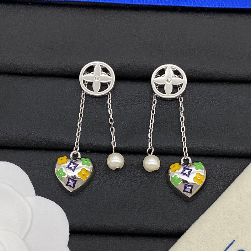 Louis Vuitton Diamond Pearl Drop 18K Gold Earrings