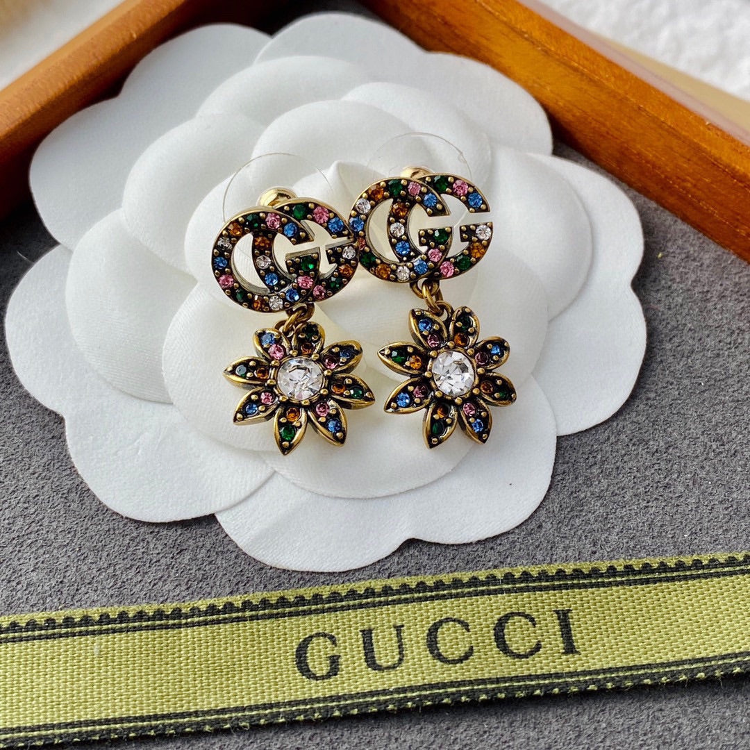 Gucci Double Flower Pendant 18K Gold Earrings